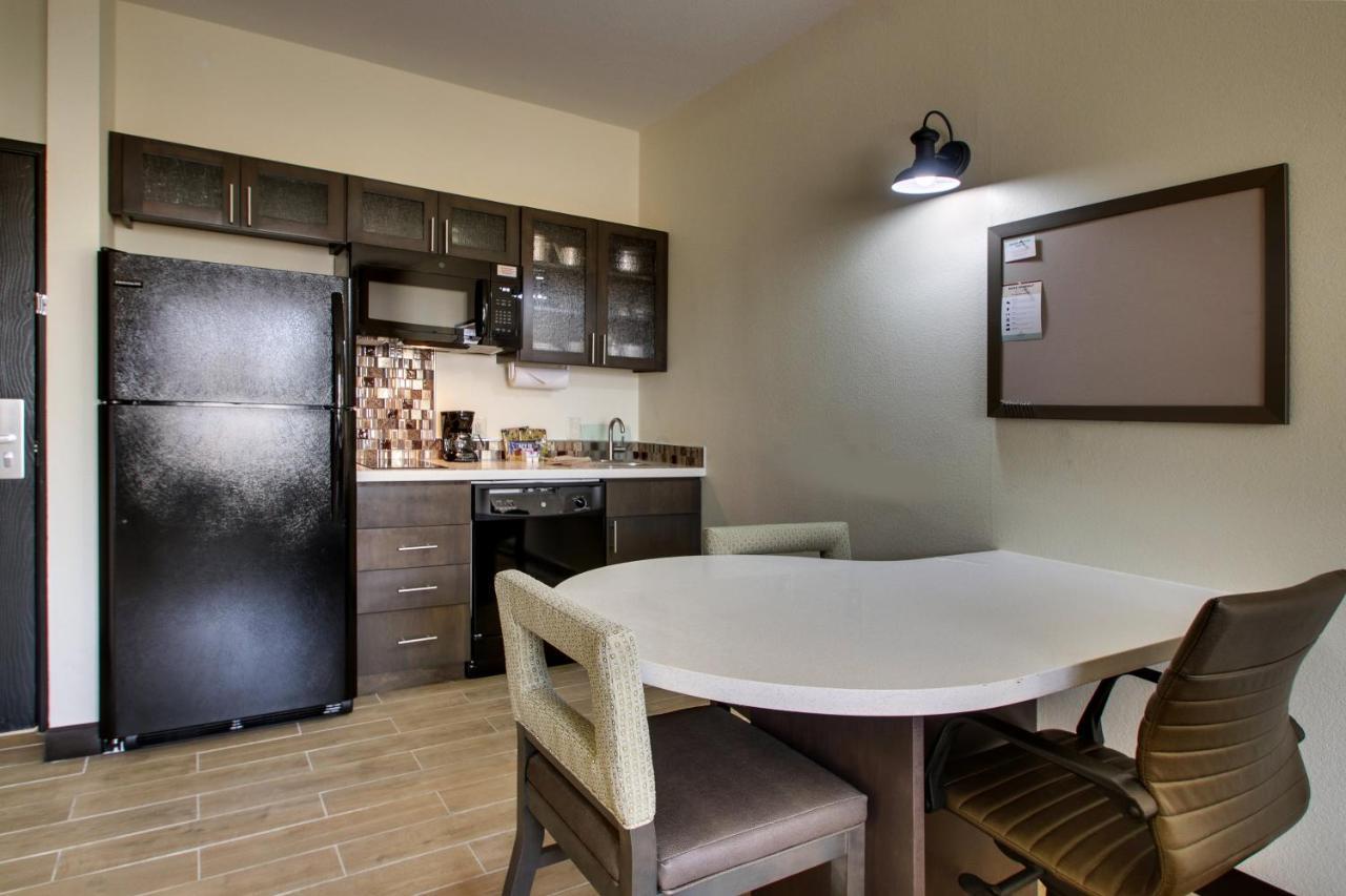 Candlewood Suites - Wichita East By Ihg Exteriör bild