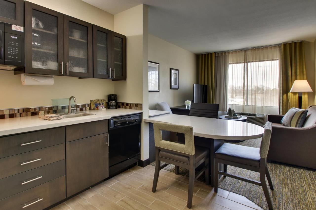 Candlewood Suites - Wichita East By Ihg Exteriör bild